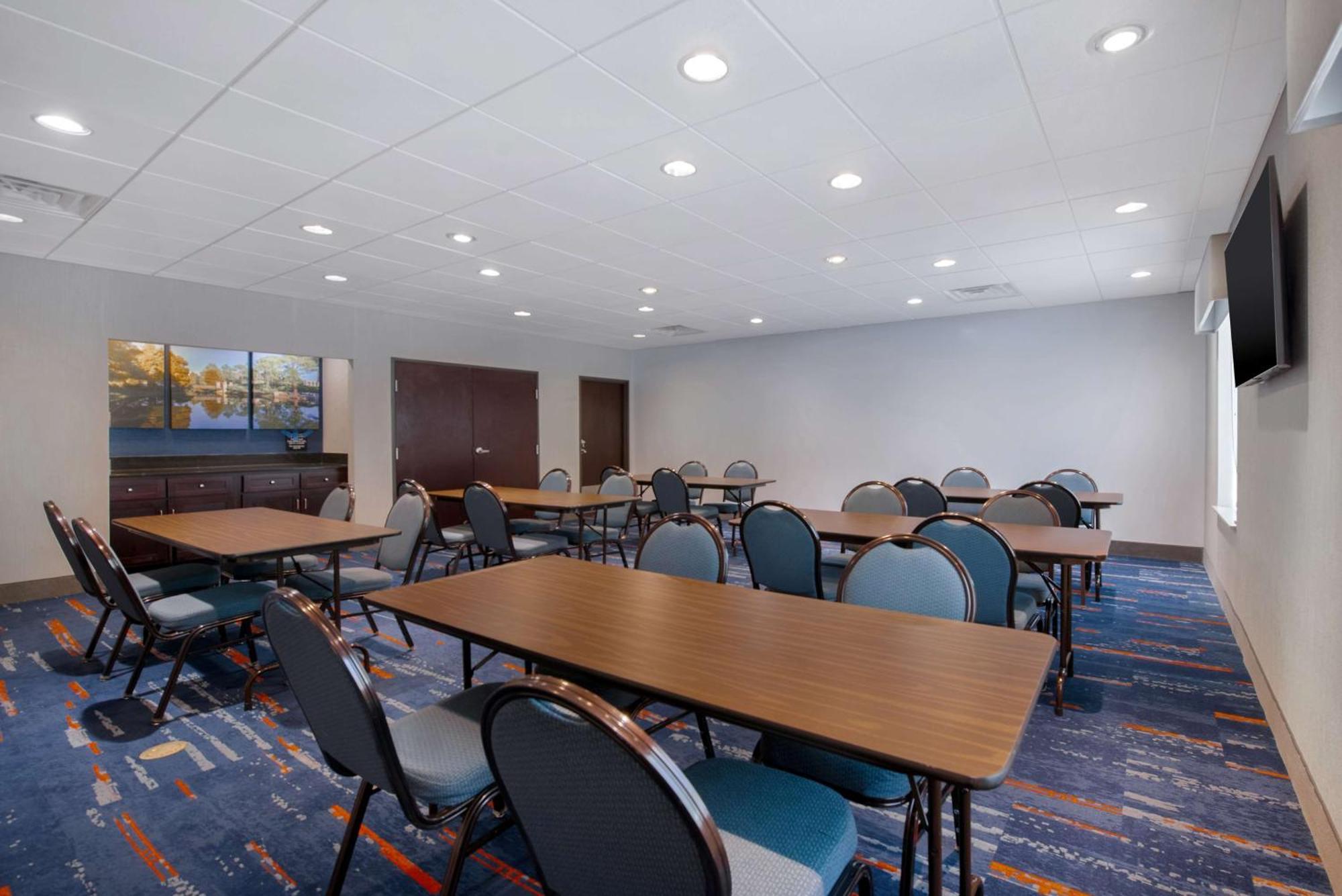 Hampton Inn & Suites Harvey Buitenkant foto