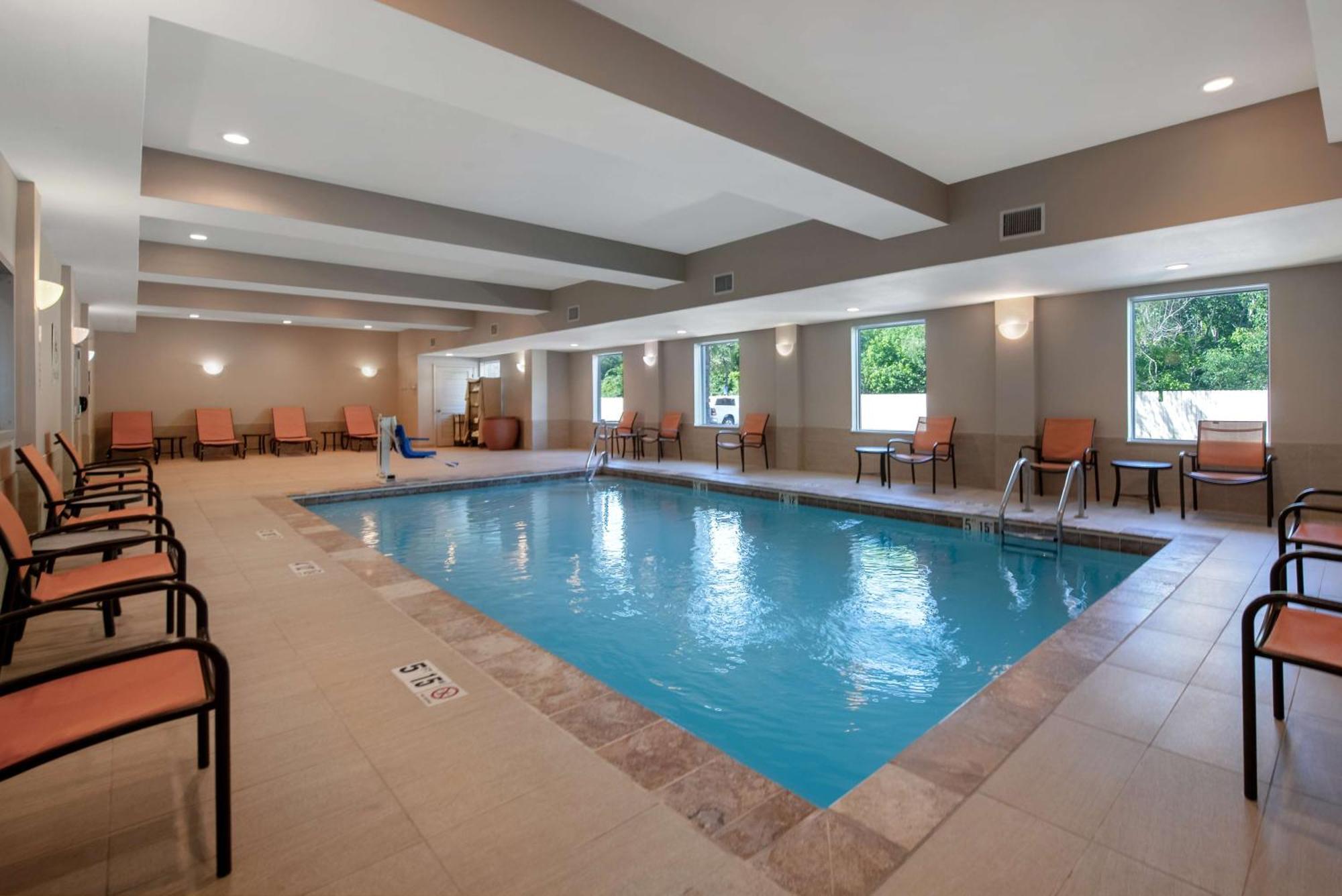 Hampton Inn & Suites Harvey Buitenkant foto