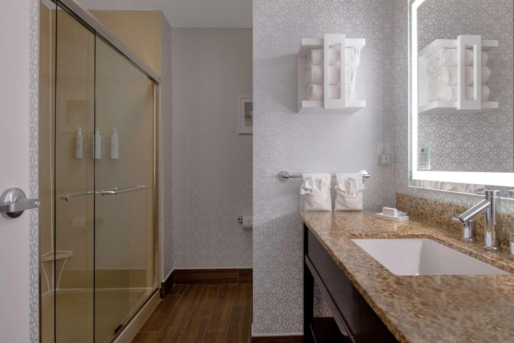 Hampton Inn & Suites Harvey Buitenkant foto