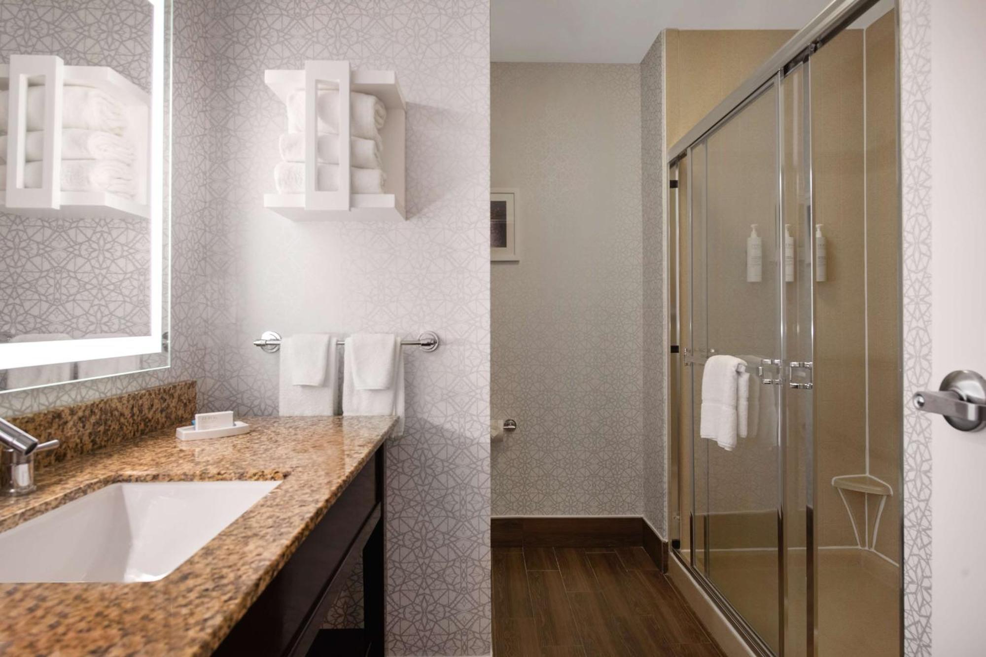 Hampton Inn & Suites Harvey Buitenkant foto